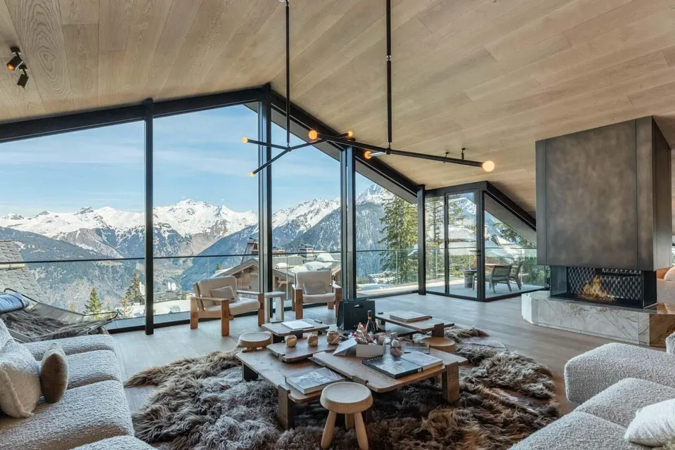 Chalet Black Lodge