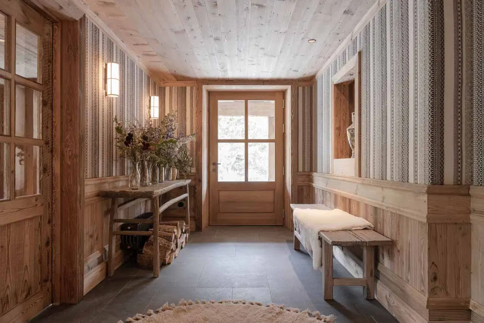Chalet Col Pers photograph 3