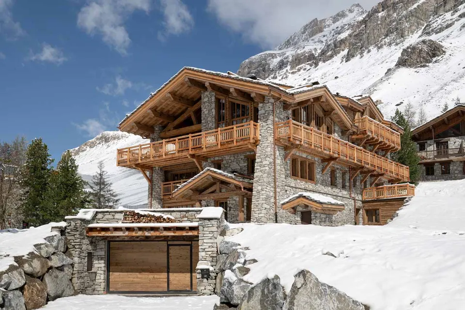 Chalet Col Pers photograph 2