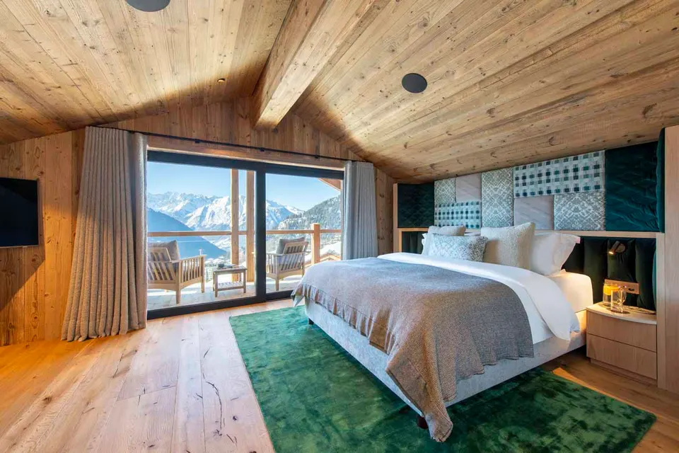 Chalet Kitsilano photograph 5
