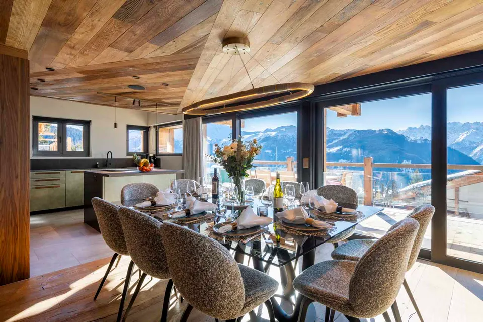 Chalet Kitsilano photograph 3