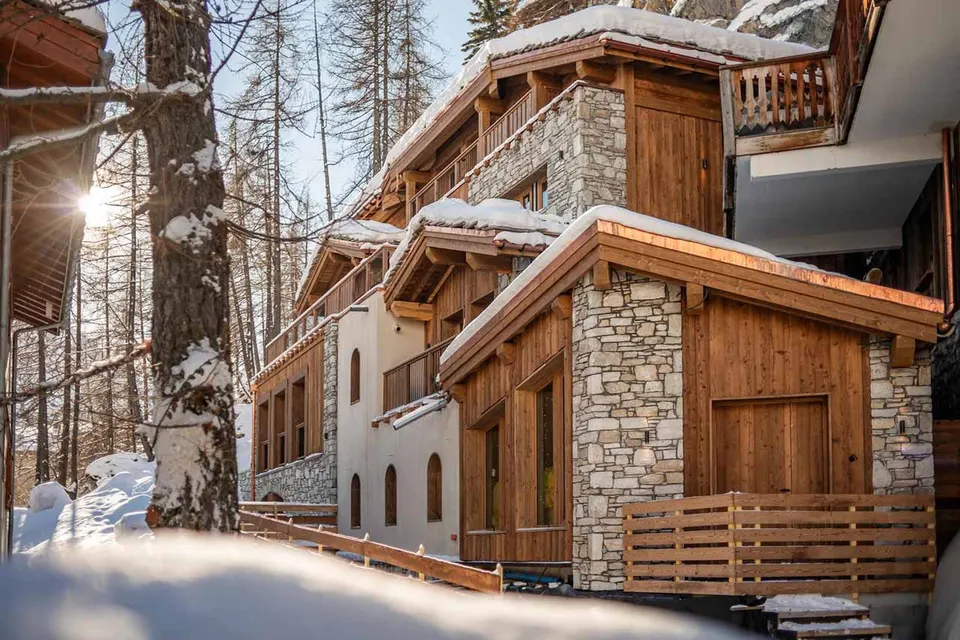 Chalet des Légendes photograph 2