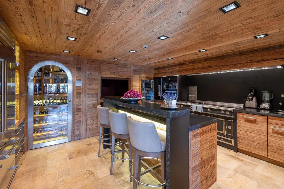 Chalet Makini photograph 5
