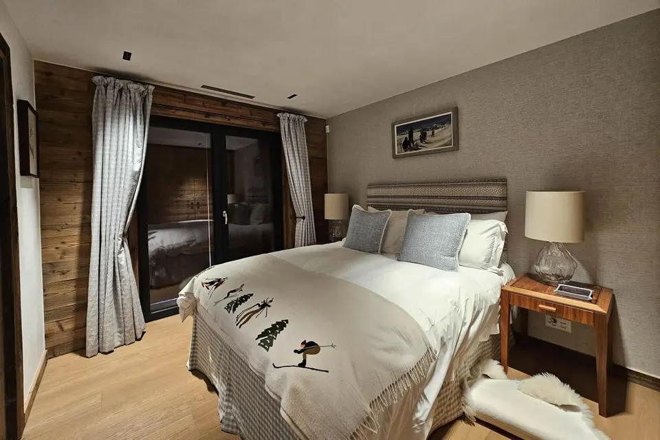 Chalet Munro photograph 3