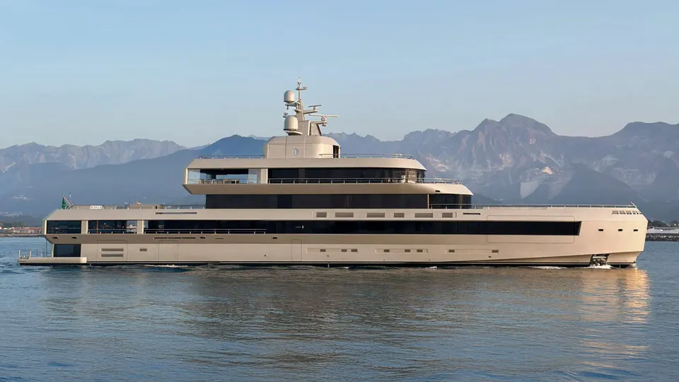 GECO BY G. ARMANI private yacht charter