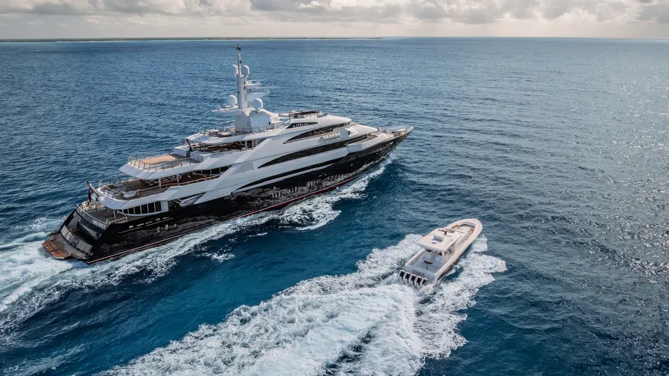 BATELLO private yacht charter